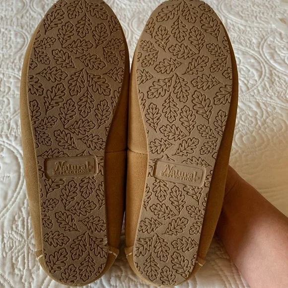 Women’s Moccasin Slippers, Size 8 - Picture 3 of 5